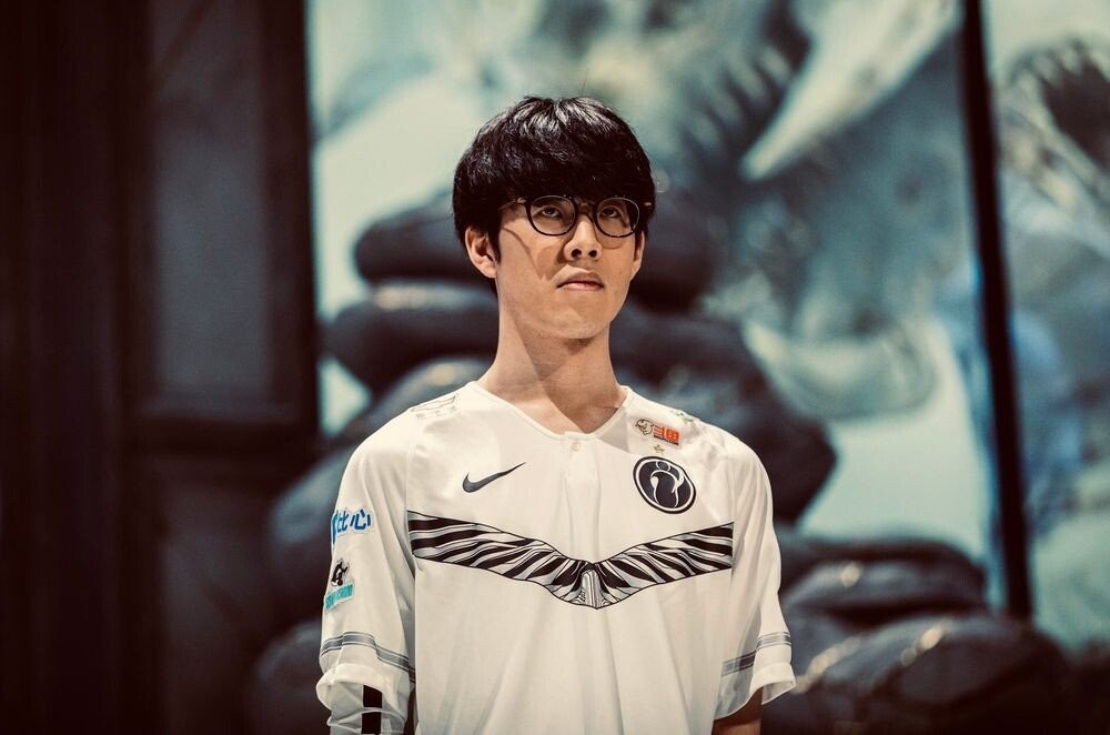 中的策略也 中的策略也